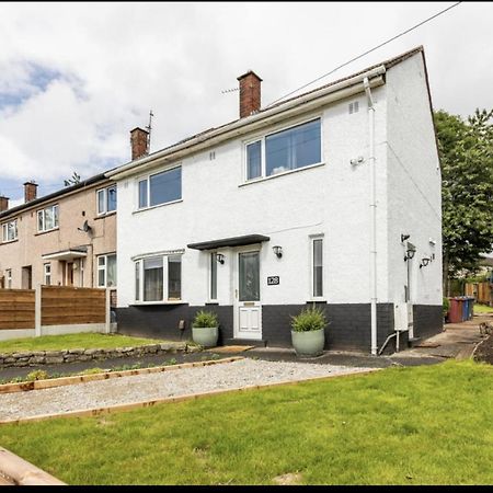 Entire Charming 5-Bed House In Darwen Blackburn Bb1 Free Parking Roadside Rishton Экстерьер фото