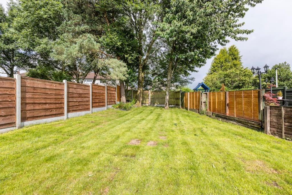 Entire Charming 5-Bed House In Darwen Blackburn Bb1 Free Parking Roadside Rishton Экстерьер фото