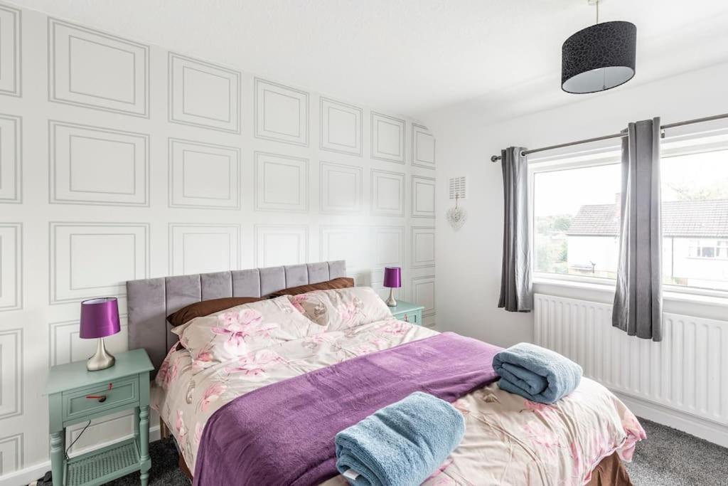 Entire Charming 5-Bed House In Darwen Blackburn Bb1 Free Parking Roadside Rishton Экстерьер фото