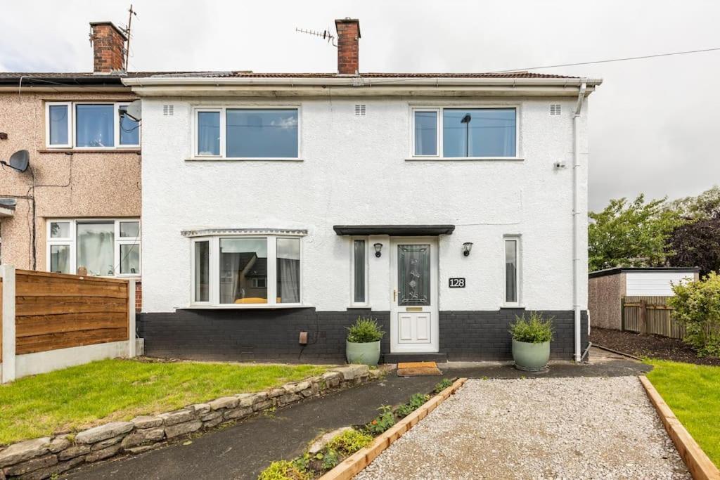 Entire Charming 5-Bed House In Darwen Blackburn Bb1 Free Parking Roadside Rishton Экстерьер фото