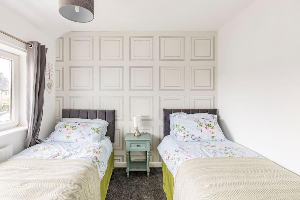 Entire Charming 5-Bed House In Darwen Blackburn Bb1 Free Parking Roadside Rishton Экстерьер фото