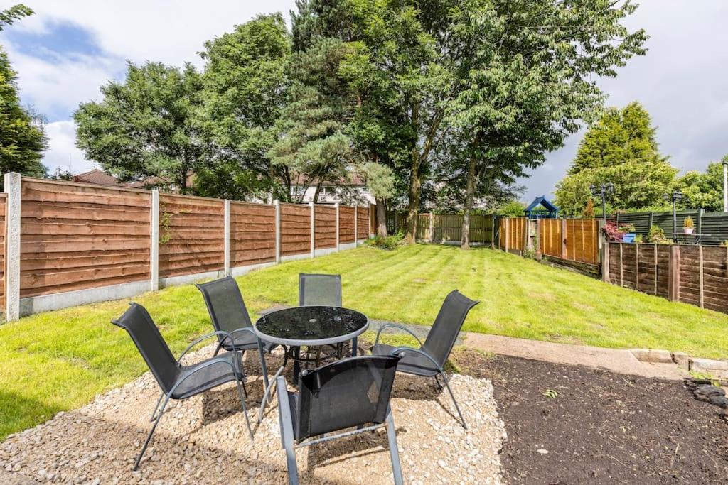 Entire Charming 5-Bed House In Darwen Blackburn Bb1 Free Parking Roadside Rishton Экстерьер фото