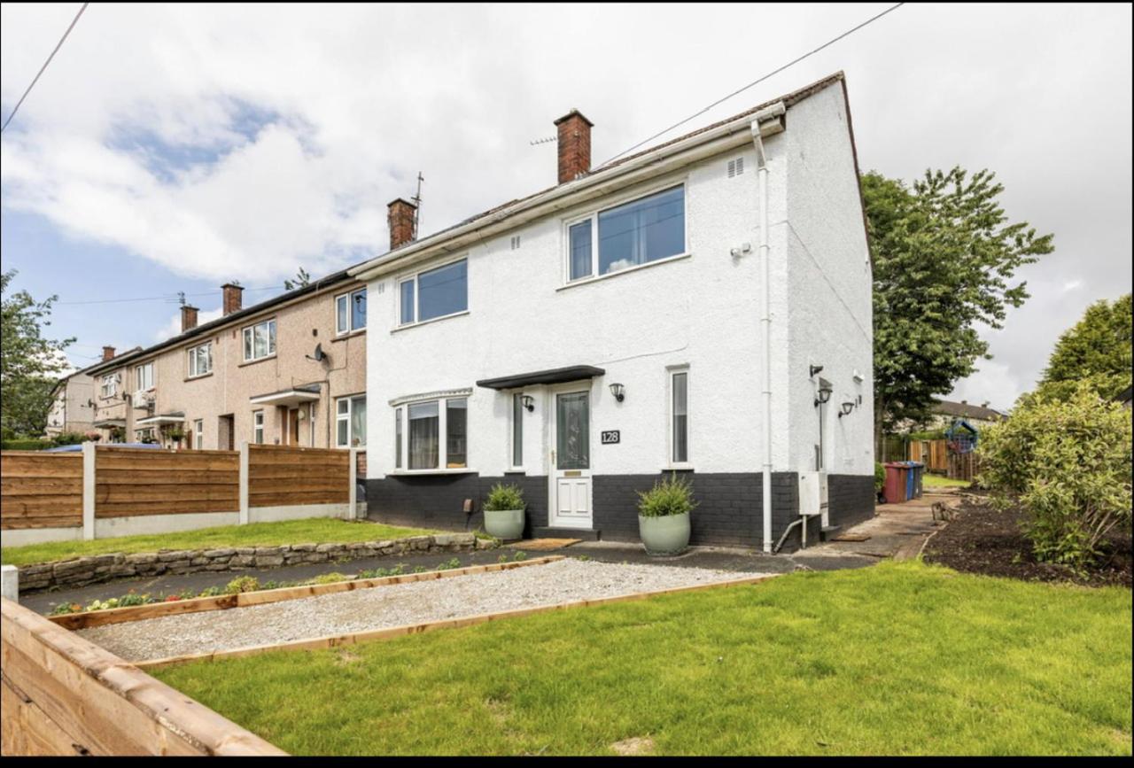 Entire Charming 5-Bed House In Darwen Blackburn Bb1 Free Parking Roadside Rishton Экстерьер фото
