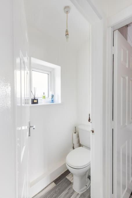 Entire Charming 5-Bed House In Darwen Blackburn Bb1 Free Parking Roadside Rishton Экстерьер фото
